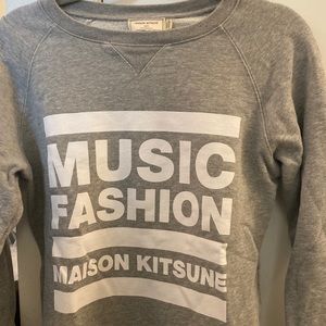 MAISON KITSUNE Paris exclusive crew neck sweatshirt. Size small.
